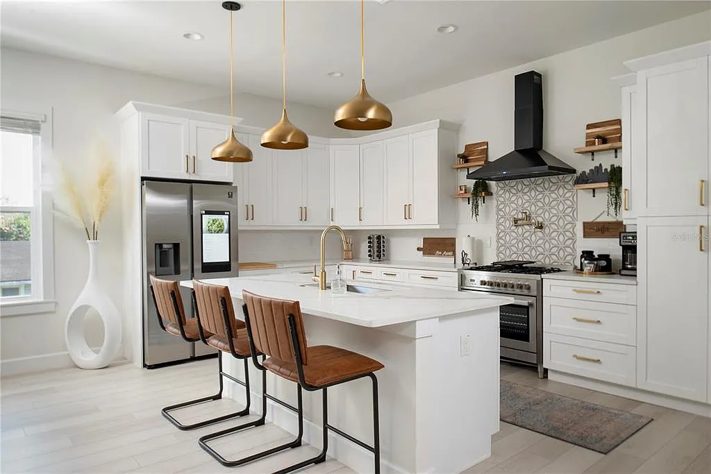 3 bed, 3.5 bath, 2424 sqft, $3,750 — Photo 3