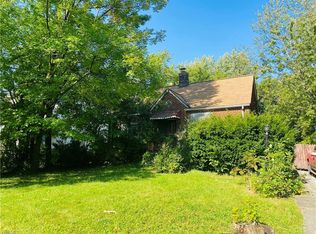 2420 Mapleside Rd, Cleveland, OH 44104