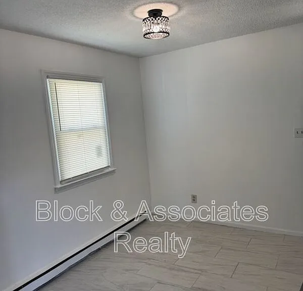 1109 Garrison St — Photo 6