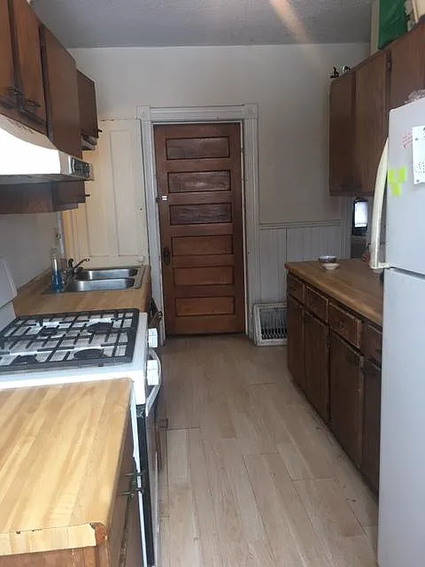 3 bed, $1,500 — Photo 2