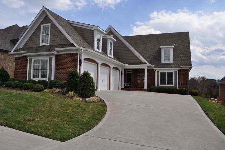 All Brick- Open Floor Plan