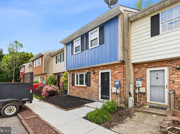 10 James Ct, Newark, DE 19702