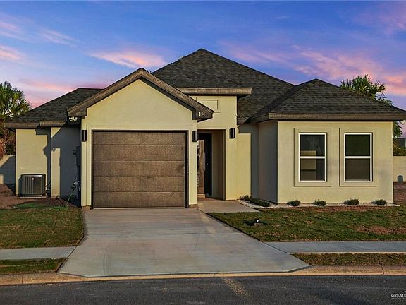 3rd image of 994 Road Runner St