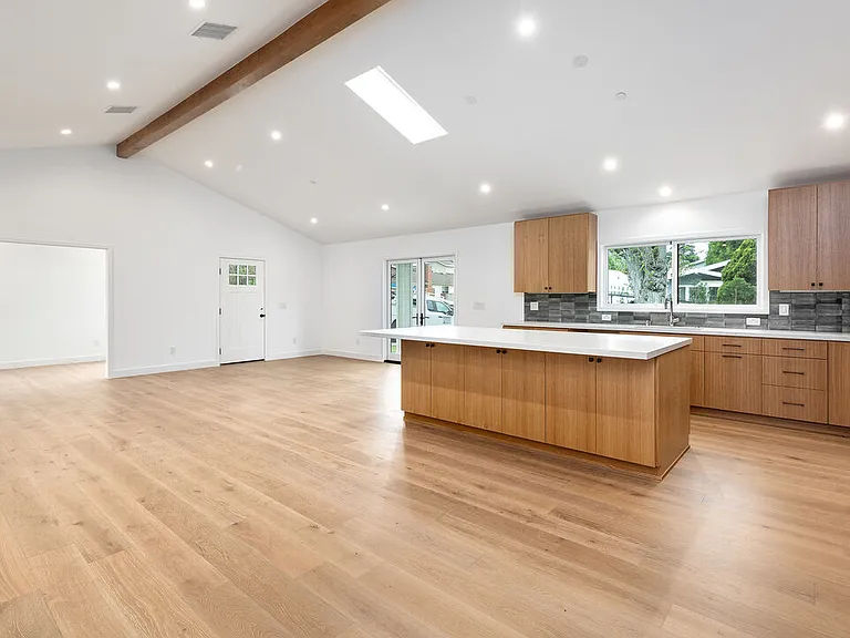 4285 La Salle Ave — Photo 9