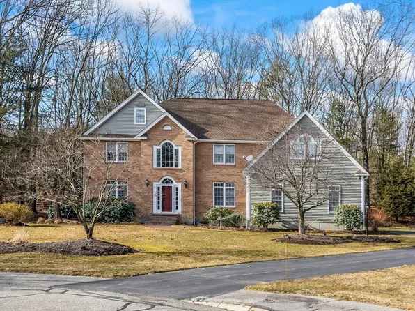 33 Fish Ln, Marlborough, MA 01752