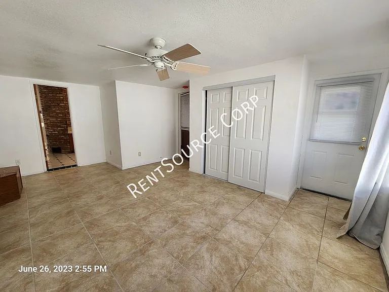 4842 W Avenue M4 — Photo 15