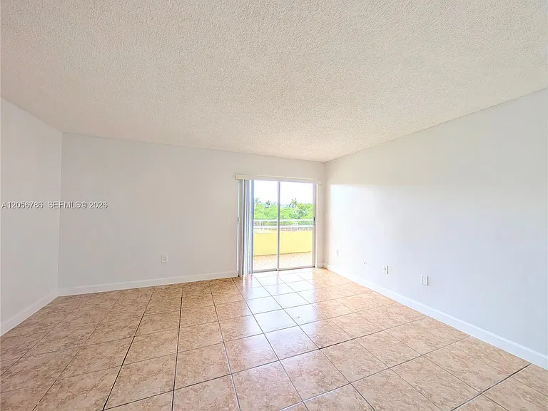 10765 SW 108th Ave #303 — Photo 9