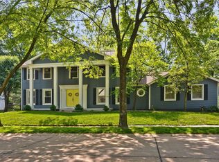14878 Sycamore Manor Dr, Chesterfield, MO