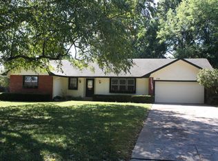 1338 E Deerfield St, Springfield, MO 65804