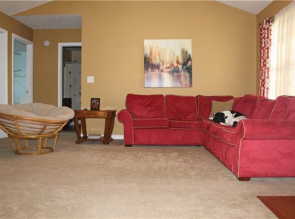2nd image of 3006 Darcy Ln