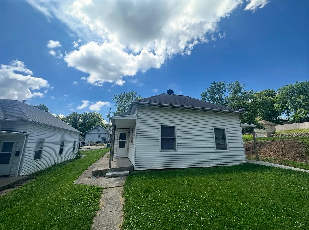 2 bed, $850 — Photo 1