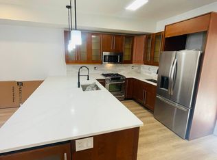 18-08 25th Rd #3, Astoria, NY 11102