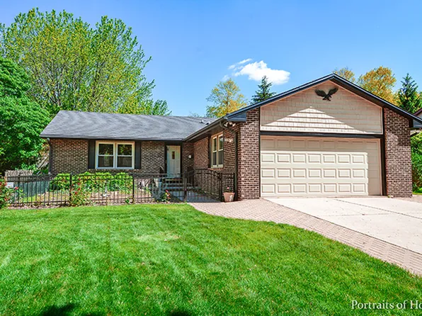 1371 Sunnybrook Dr, Naperville, IL 60540
