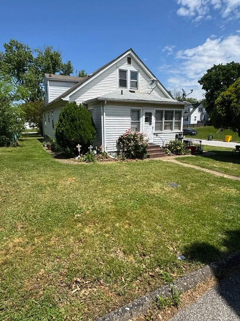 216 Charles Street — Photo 1