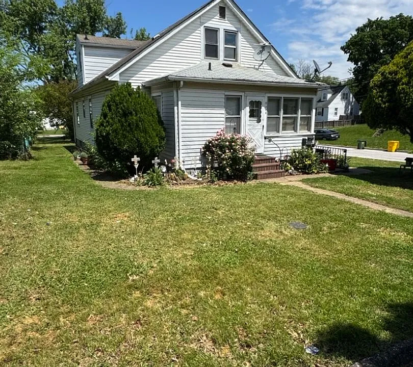 216 Charles St