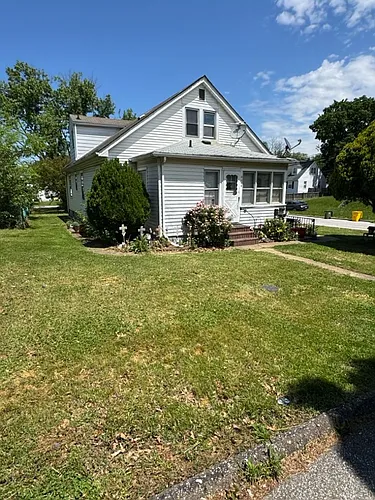 216 Charles St Photo 1