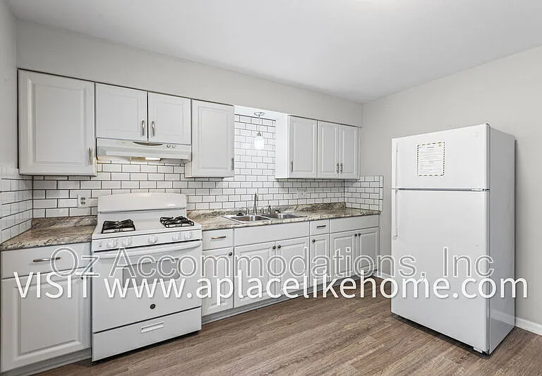 3607 W 47th St — Photo 8
