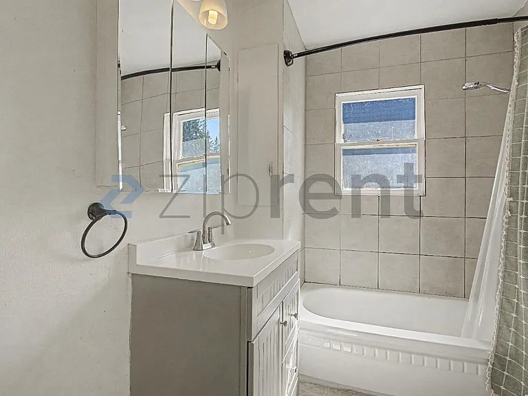 226 NE 157th Ave — Photo 10