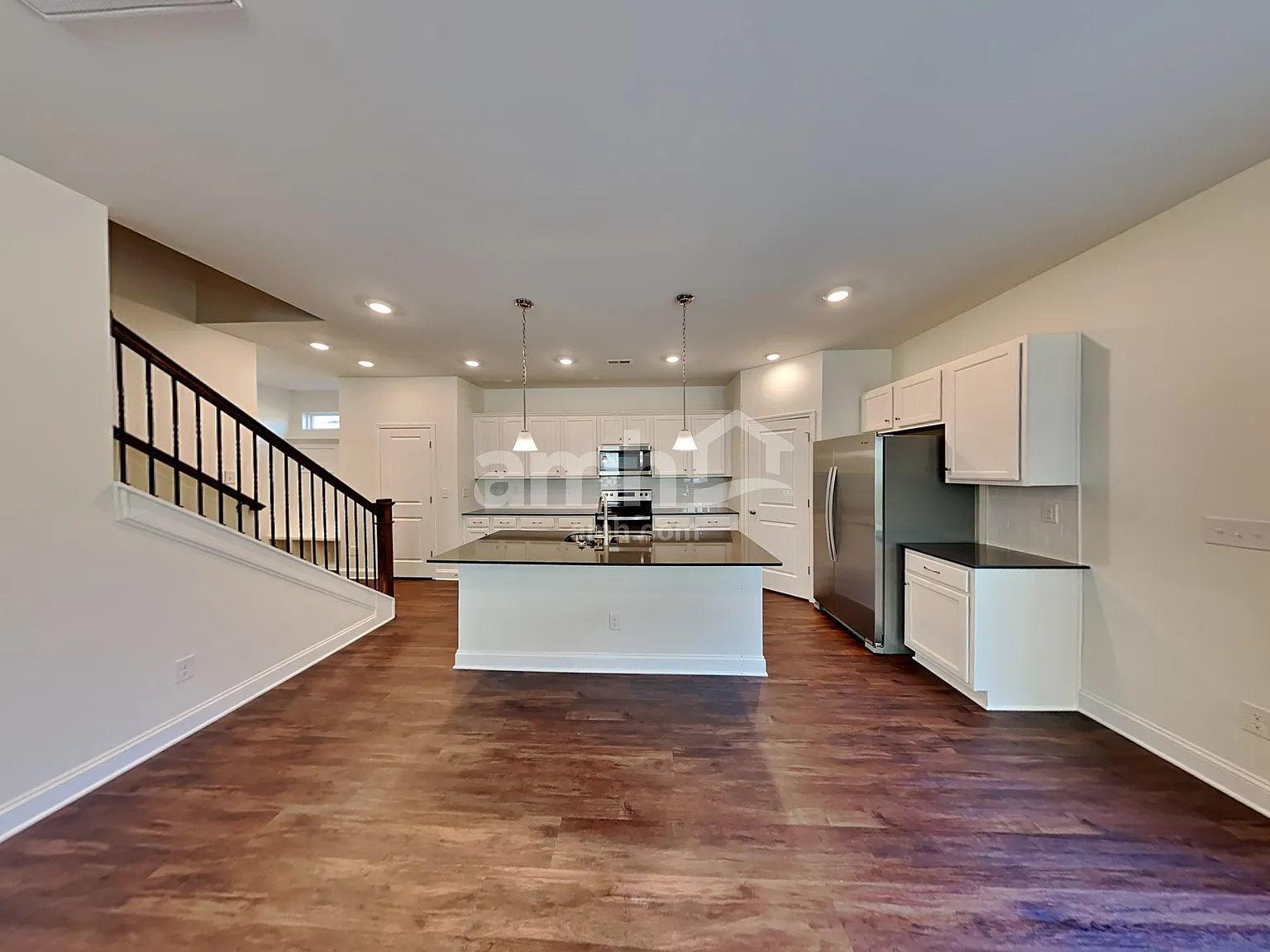 5 bed, 3.0 bath, 2513 sqft, $3,070 — Photo 4