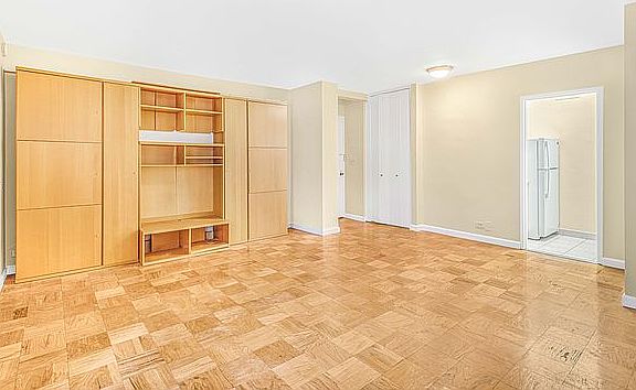 3rd image of 159 W 53rd St APT 29A