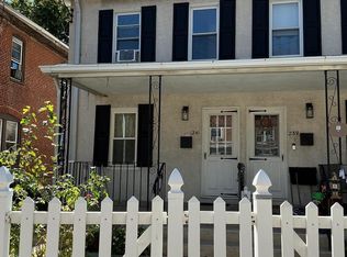 241 Fairview Rd, Crum Lynne, PA 19022