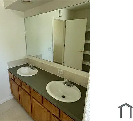 3245 W Nevada Pl — Photo 10
