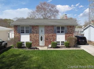 2329 Stokebridge Rd, Springfield, IL 62702