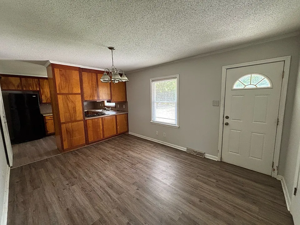 106 Oakmont Ave