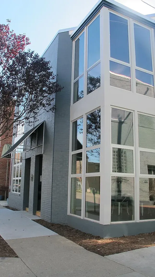 2 bed, 1010 sqft, $1,900 — Photo 2