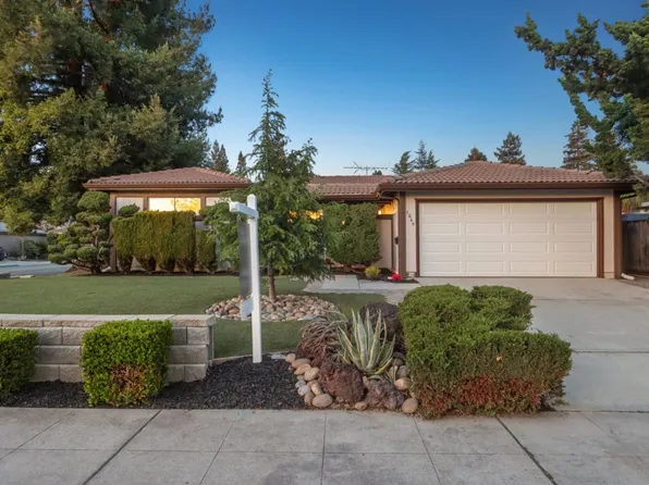 1049 Azalea Dr, Sunnyvale, CA 94086