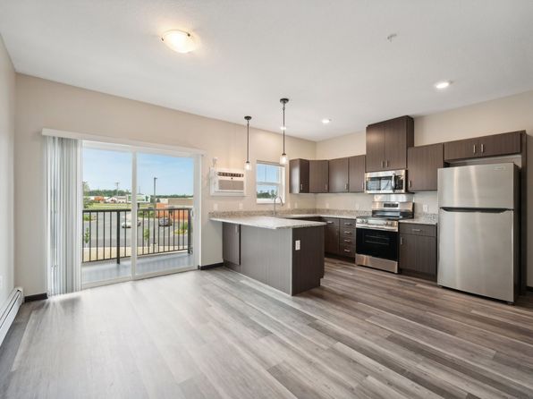 415 Hickory Dr #402