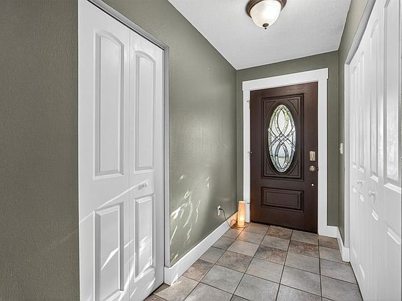 4th image of 2207 KARL STREET #B