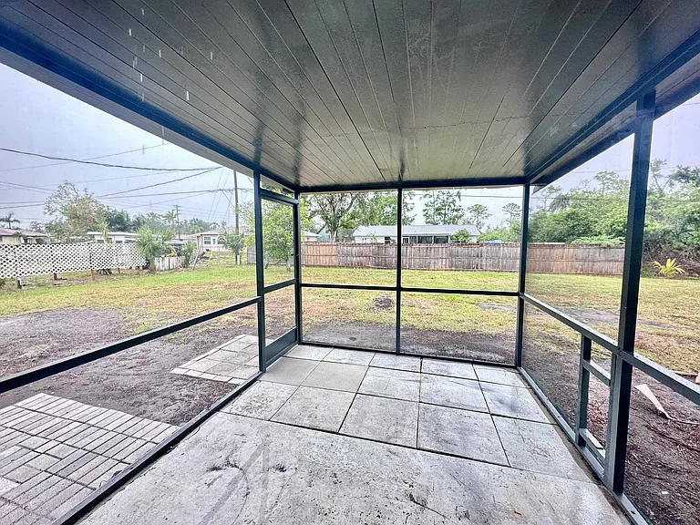 19306 Edgewater Dr — Photo 17