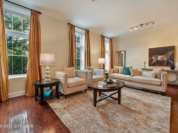 3rd image of 921 N La Salle Dr #11-12