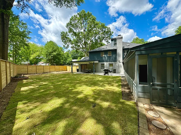 2686 Greenmill Dr — Photo 12