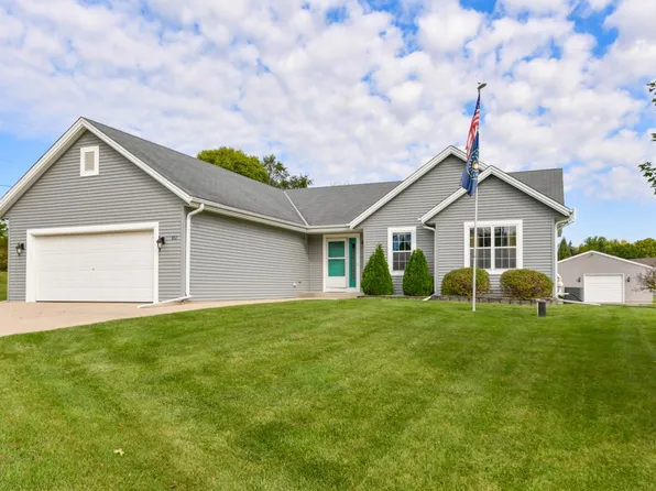 862 Decorah ROAD, West Bend, WI 53095