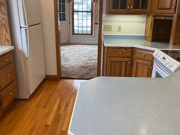4th image of 500 E Alice St