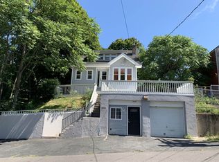 1640 2nd St, Rensselaer, NY 12144