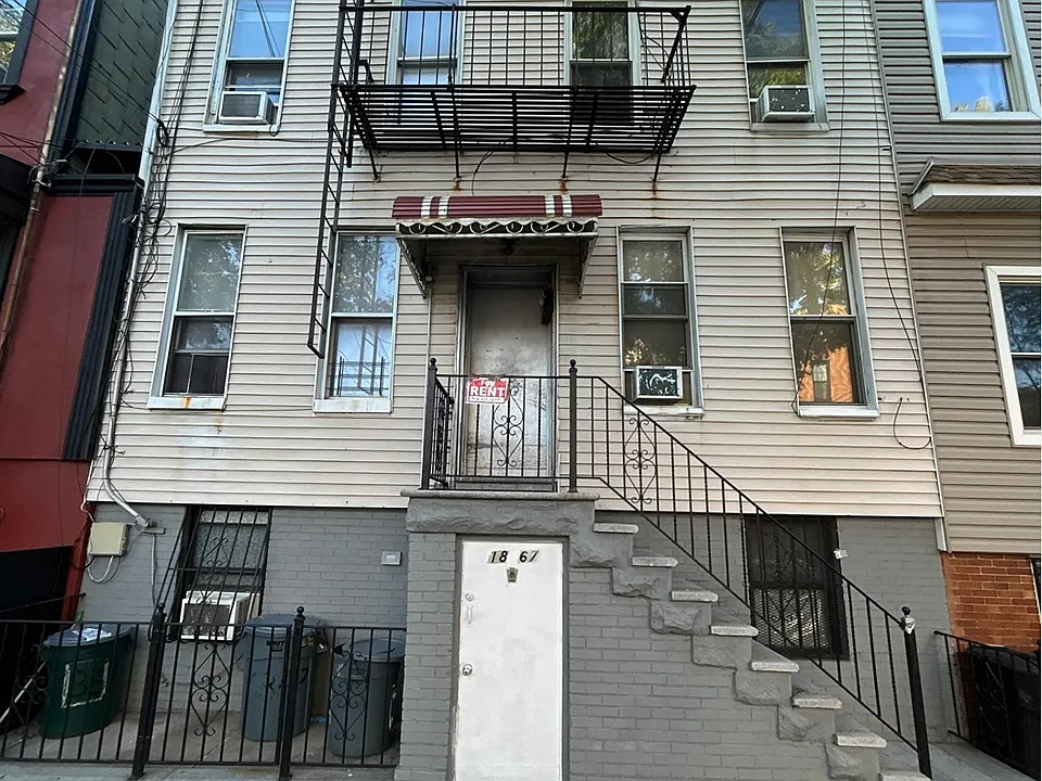 1867 Starr St #2R