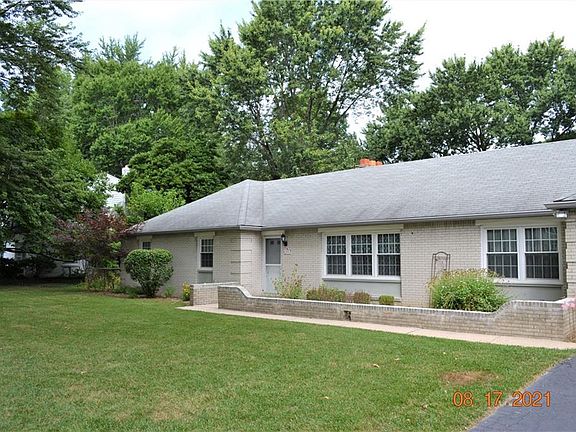 2nd image of 624 Holliday Ln
