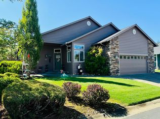 227 Cedar Brook Ln, Cave Junction, OR 97523