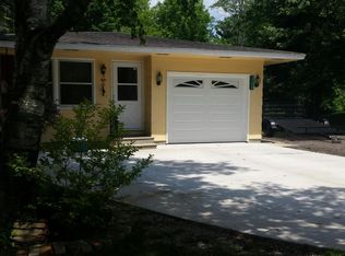 17329 Lane Ave, Spring Lake, MI 49456