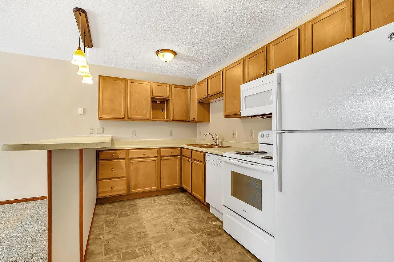 Karolyn Apartments — Photo 2