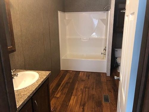 2nd image of 25248 Middlesex St