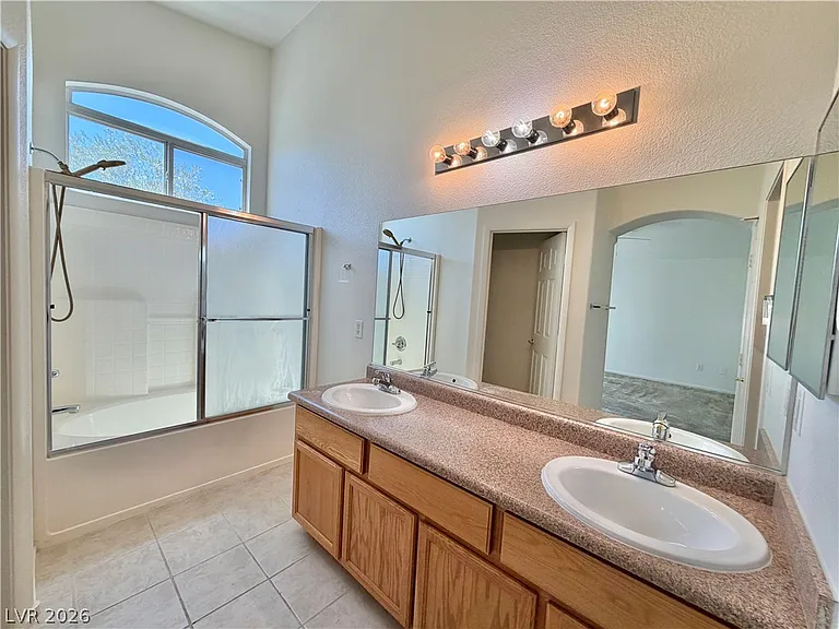 89 Dow Jones St #3 — Photo 16