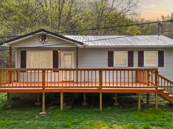 219 Burnt Cabin Br, Stambaugh, KY 41257