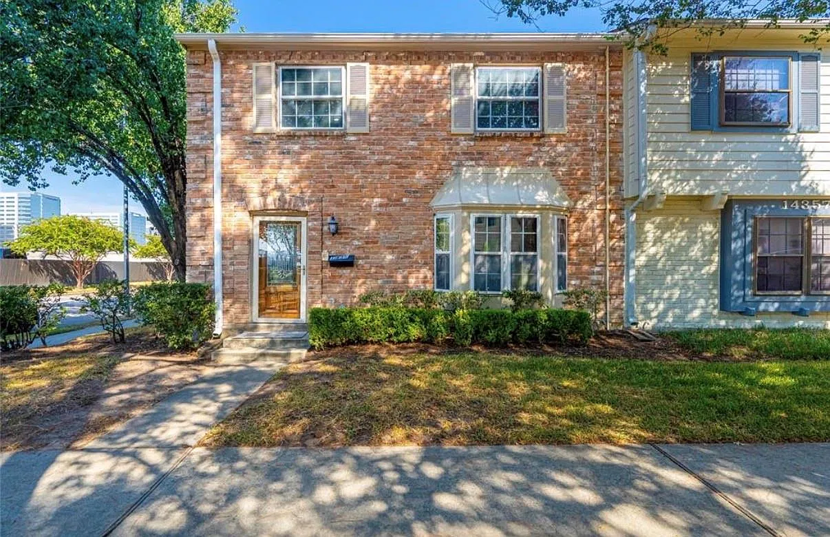 4 bed, 3.0 bath, 2256 sqft, $2,500 — Photo 1
