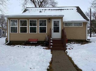 306 E Main St, Woonsocket, SD 57385