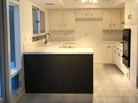3rd image of 1263 Bel Air Dr