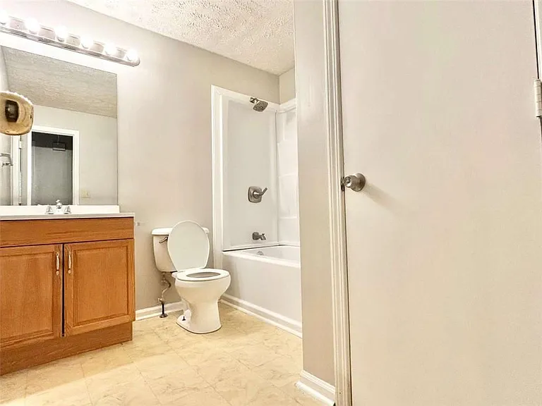 5995 Sutton Pl — Photo 7